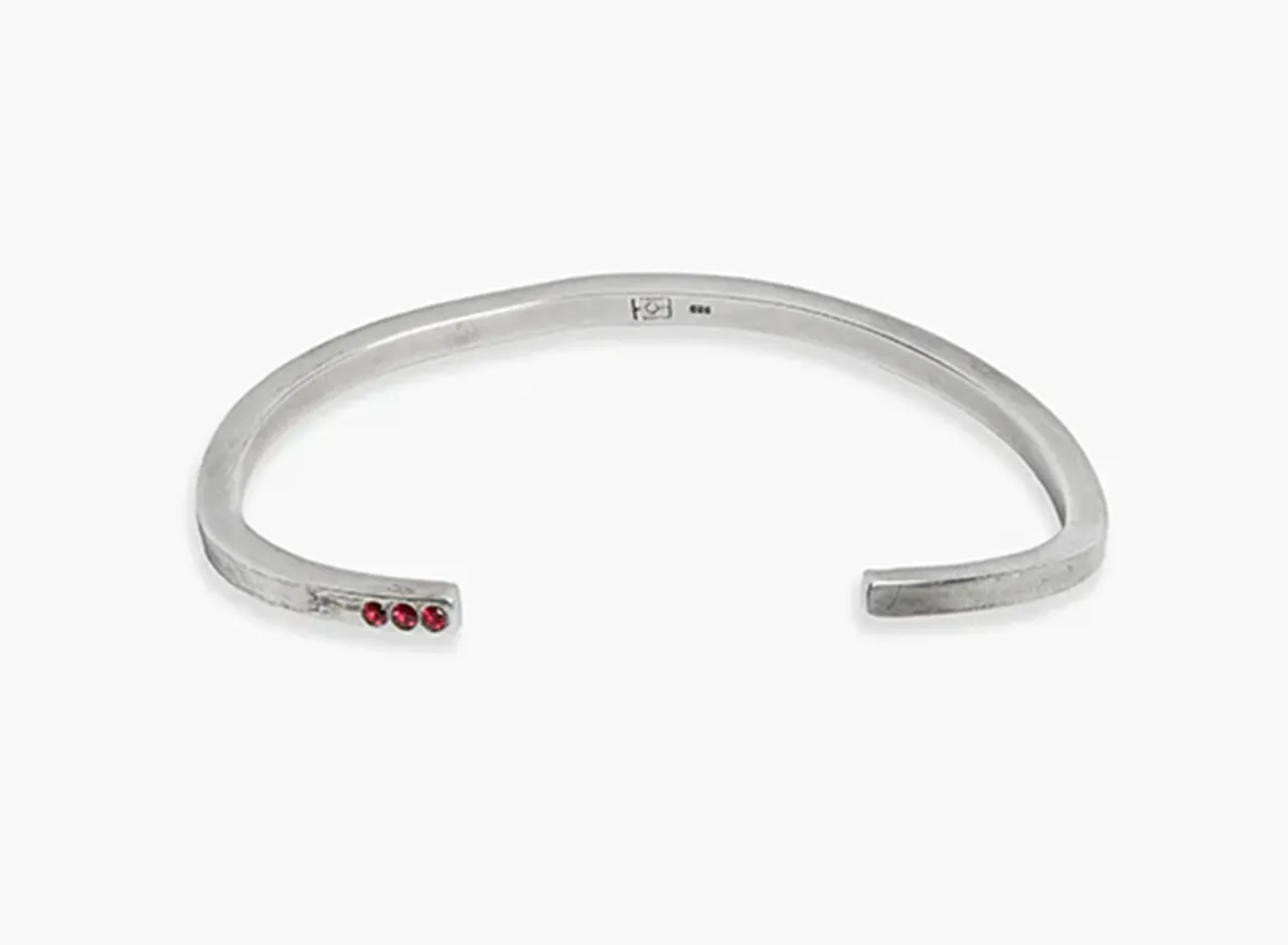 8 GA DISTRESSED CUFF INSET RUBIES 406
