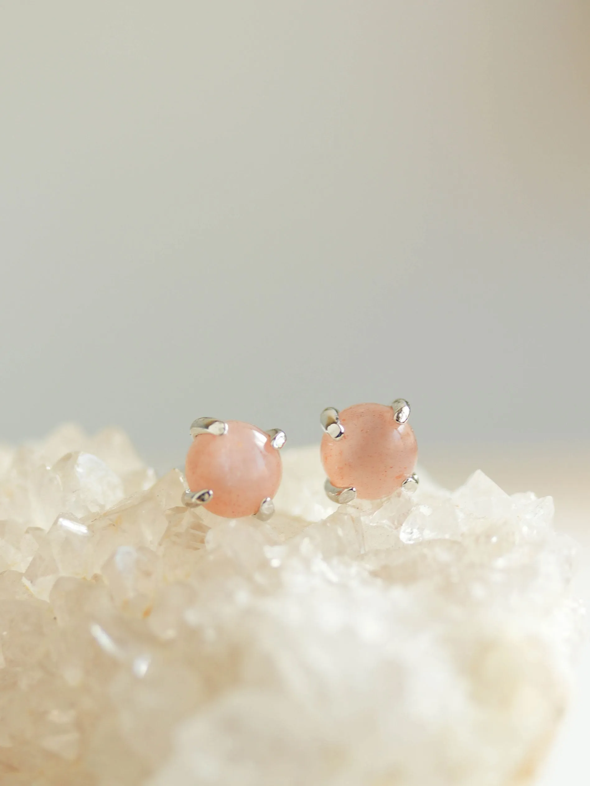 Basic Ear Studs- Peach Moonstone