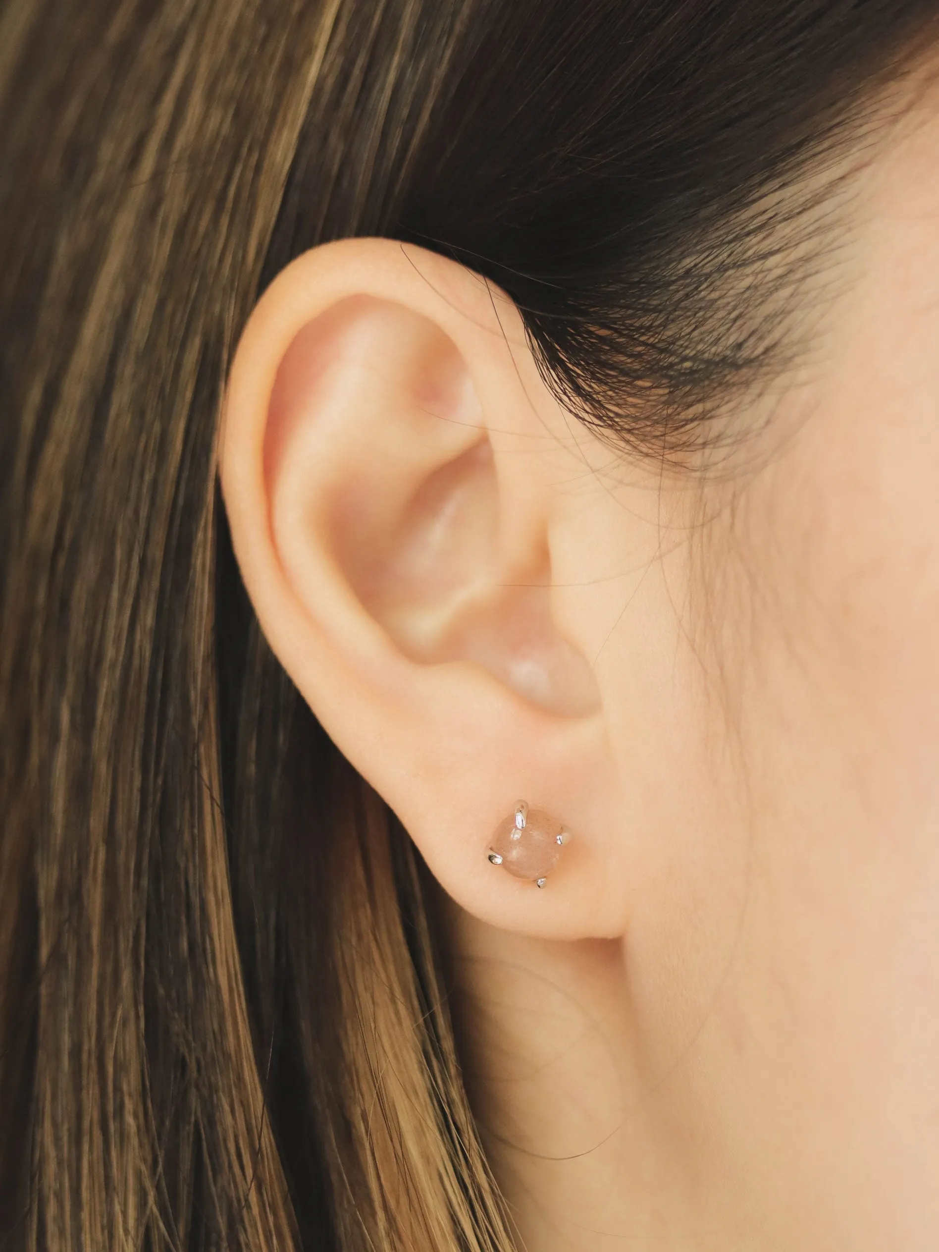 Basic Ear Studs- Peach Moonstone