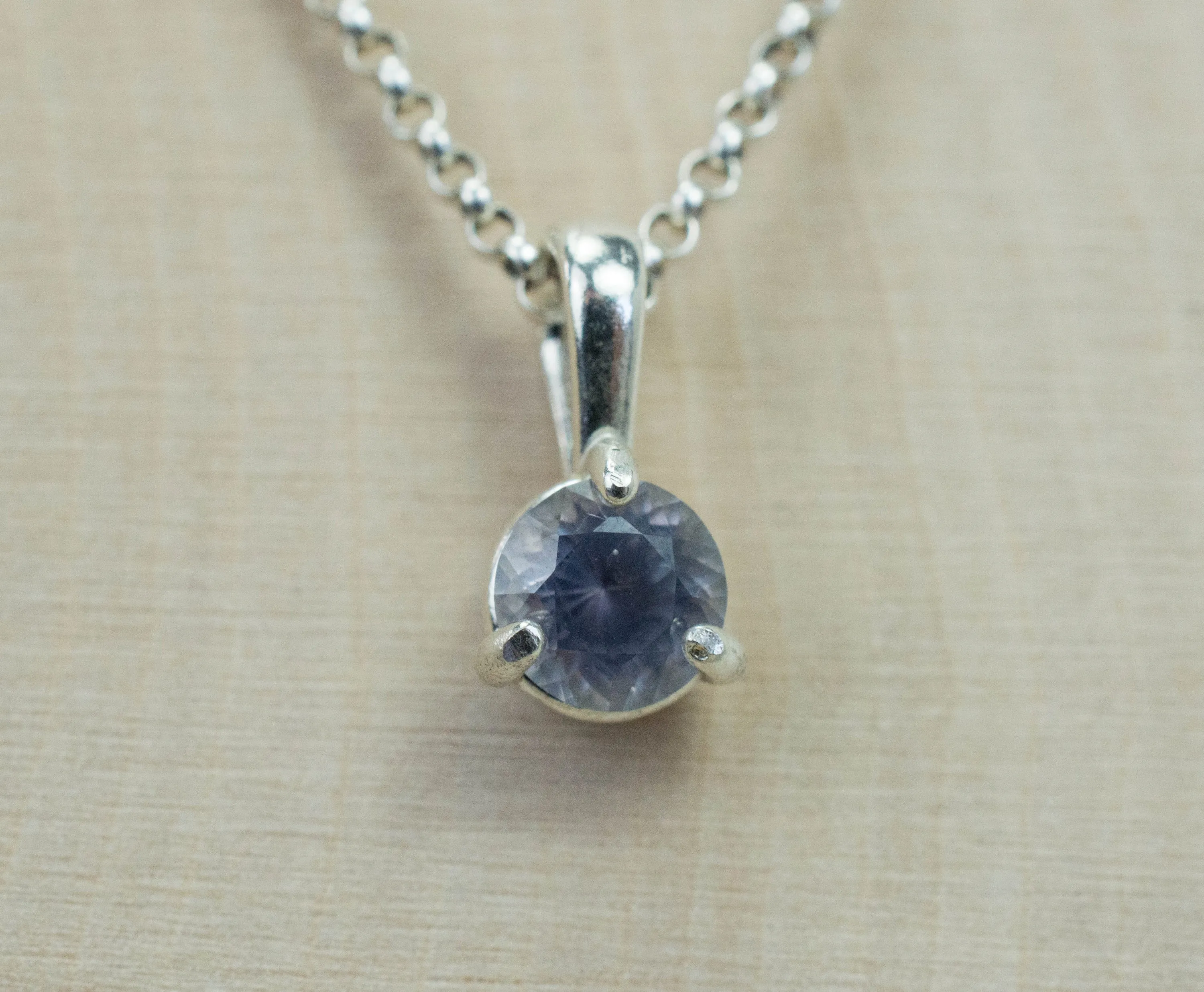 Montana Sapphire Pendant; Natural Untreated USA Opalescent Sapphire; 0.830cts