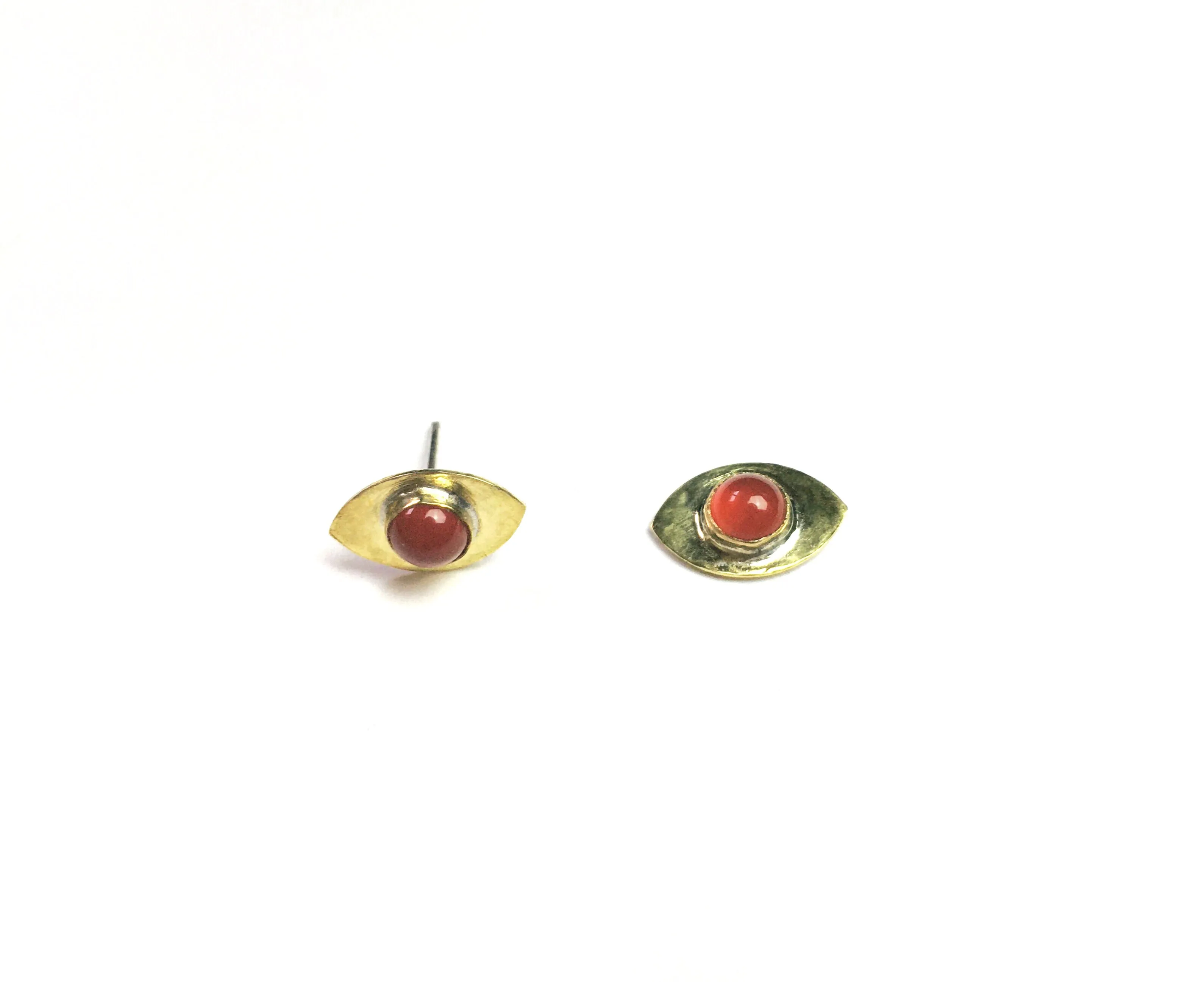 Ojos Misteriosos Studs