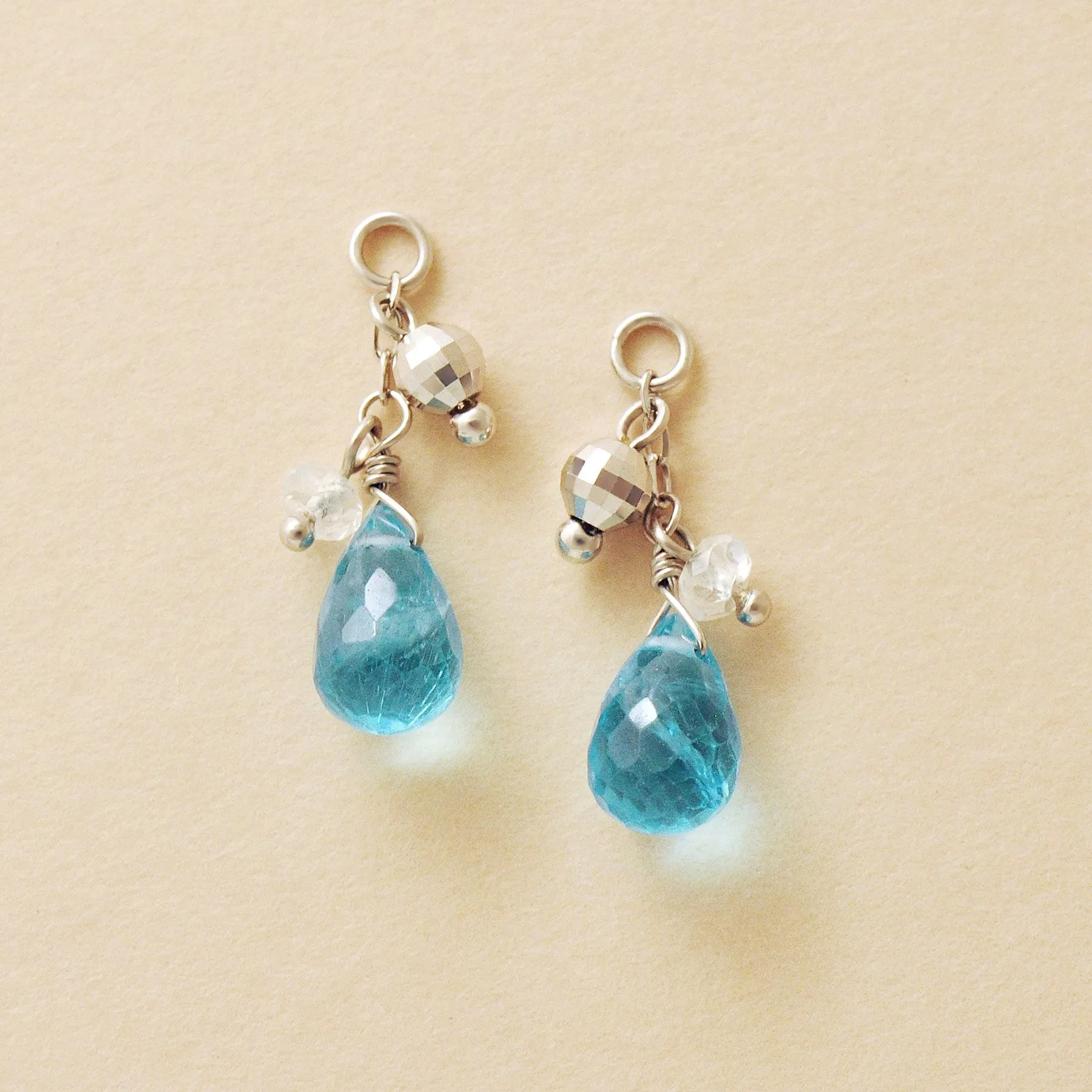 [Palette] 10K Apatite Drop Charms (White Gold)
